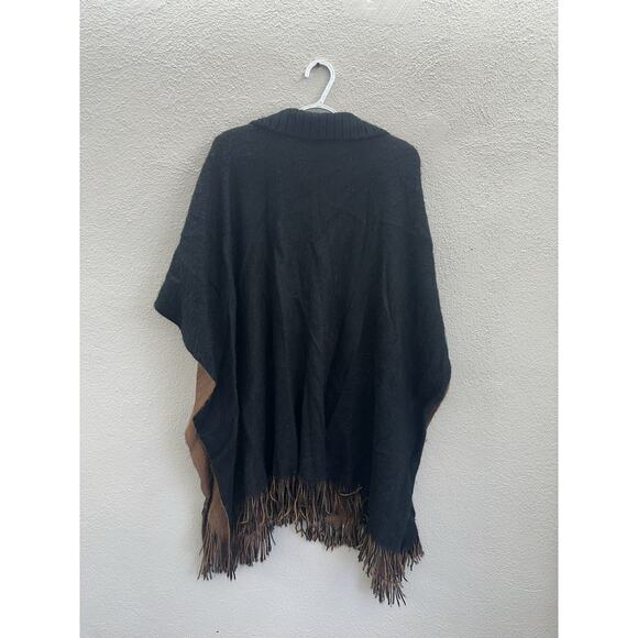 Specialty House Womens Sweater Cape One Size Black Brown Single Button Fringe - Picture 6 of 10